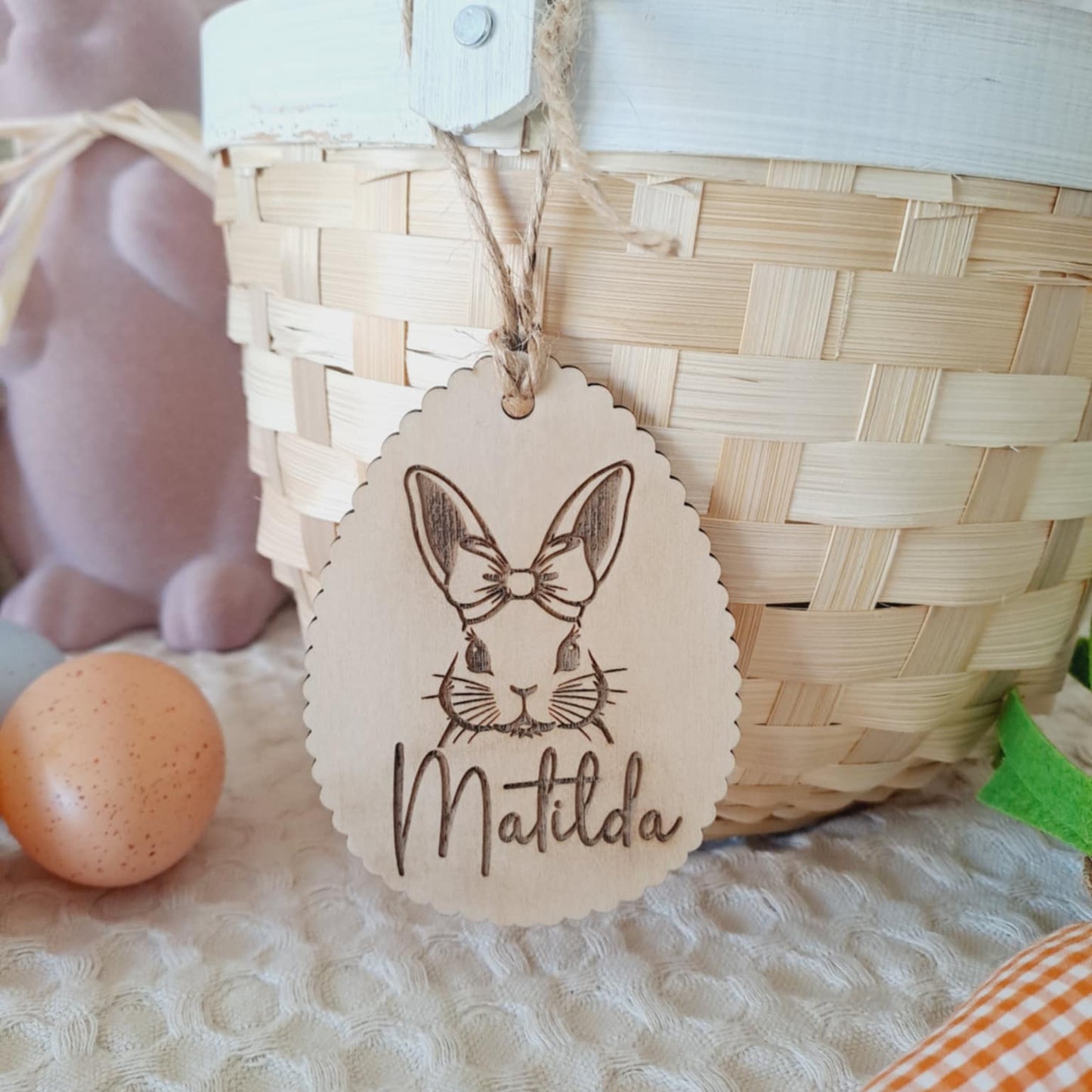 Scalloped Timber Easter Gift Tag