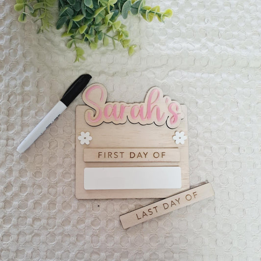 Personalised Daisy First/Last Day Board with interchangeable Name - Small