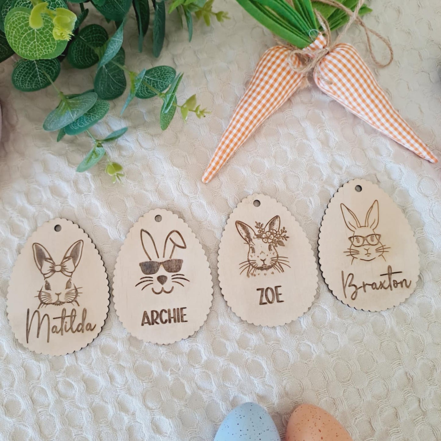 Scalloped Timber Easter Gift Tag